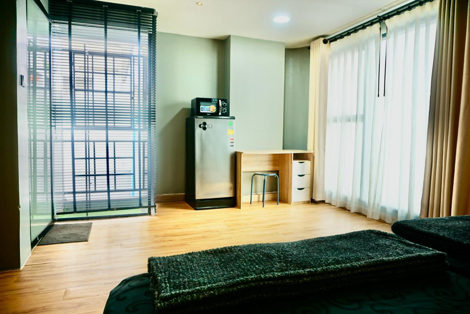 Hash Apartment With Unique Chill Design At Silom Soi 3 Bangkok Buitenkant foto