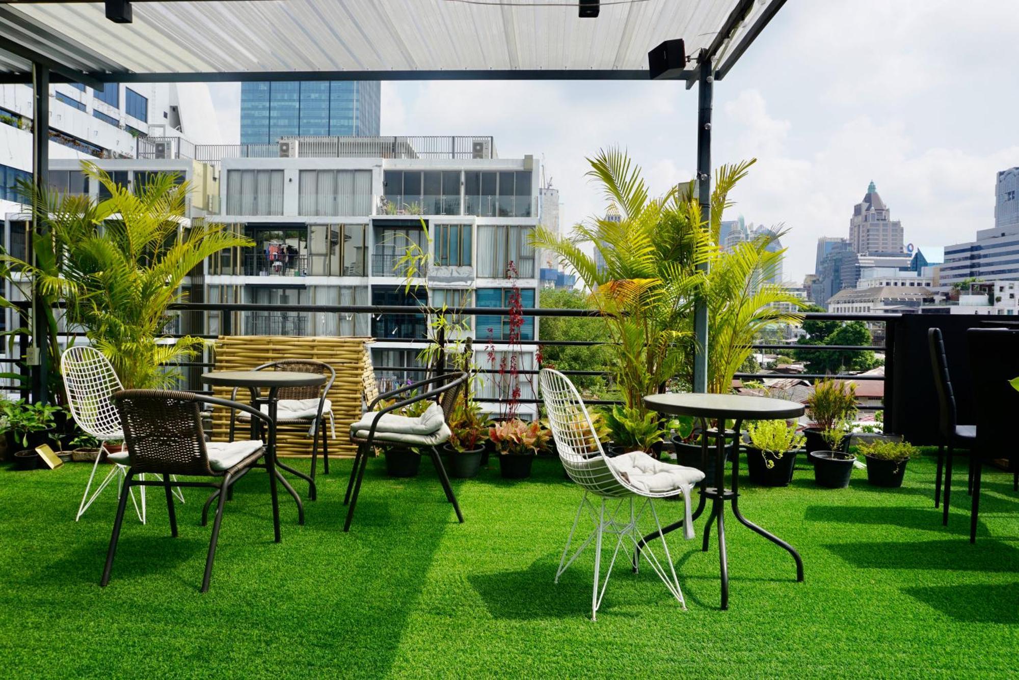Hash Apartment With Unique Chill Design At Silom Soi 3 Bangkok Buitenkant foto