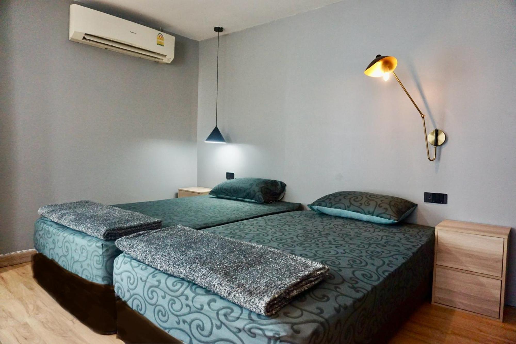 Hash Apartment With Unique Chill Design At Silom Soi 3 Bangkok Buitenkant foto
