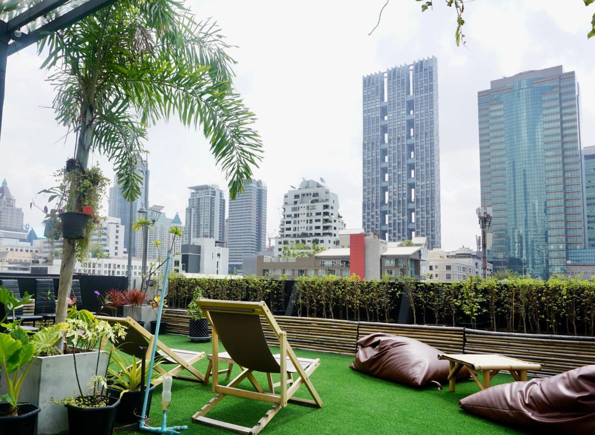 Hash Apartment With Unique Chill Design At Silom Soi 3 Bangkok Buitenkant foto