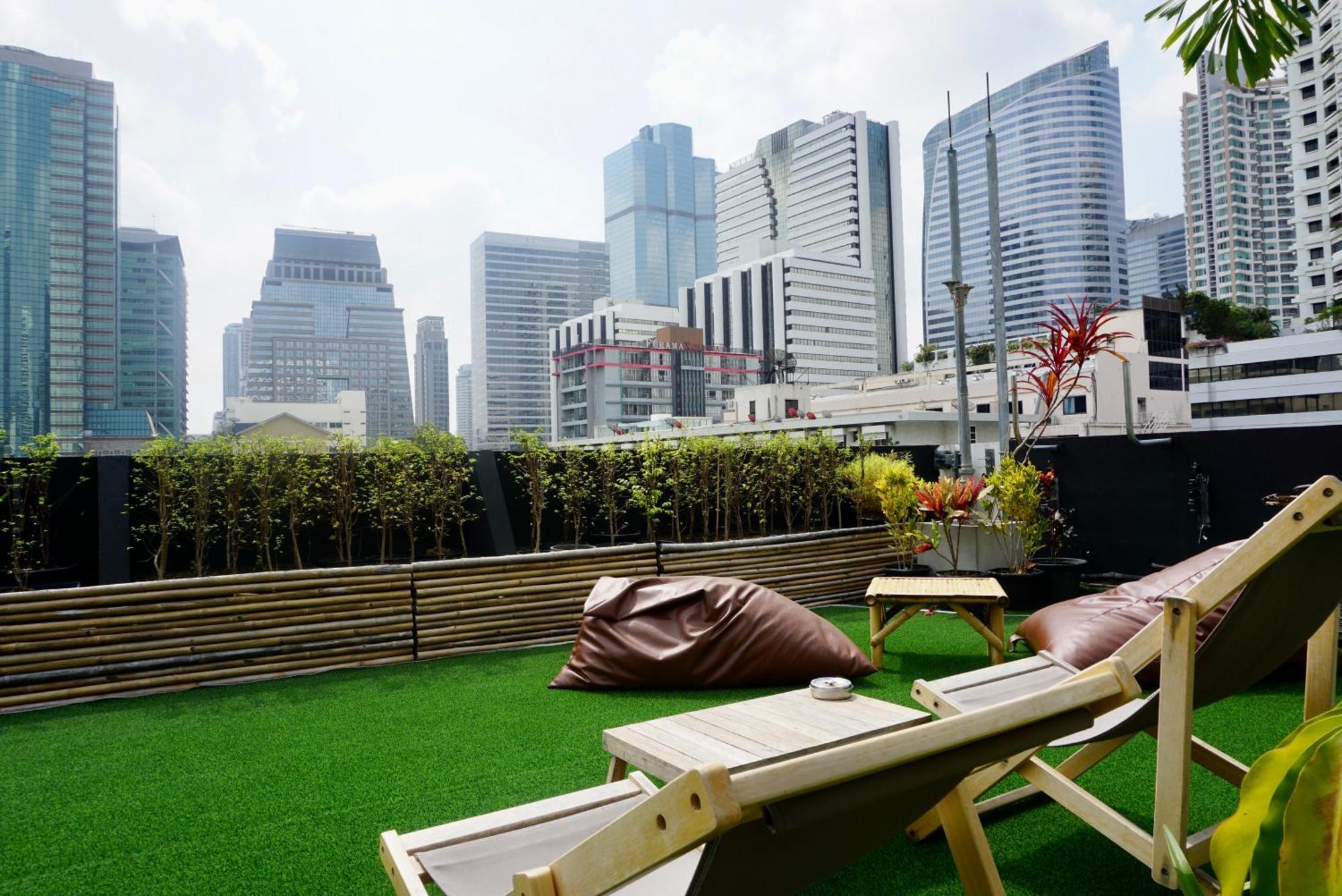 Hash Apartment With Unique Chill Design At Silom Soi 3 Bangkok Buitenkant foto